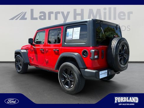 Used 2022 Jeep Wrangler Unlimited Sport AWD/4WD image 3