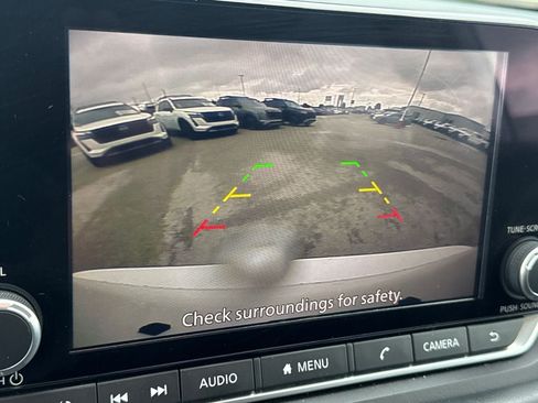 Used 2024 Nissan Rogue SV FWD image 21