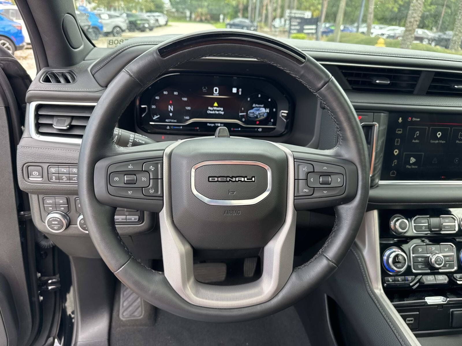 Used 2024 GMC Yukon Denali w/ Advanced Technology Package AWD/4WD image 14