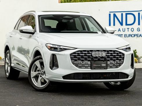 Certified 2025 Audi Q5 Premium Plus w/ Premium Plus AWD/4WD image 4