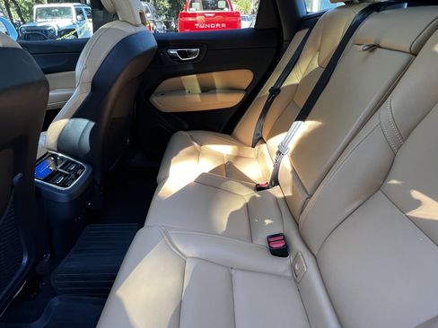 Used 2023 Volvo XC60 B5 Ultimate w/ Climate Package image 31