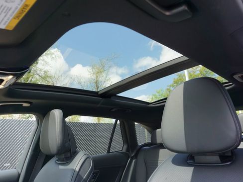 Certified 2023 Mercedes-Benz GLC 300 image 17