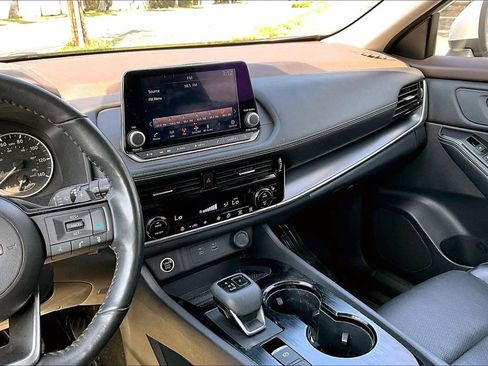 Used 2023 Nissan Rogue SV w/ SV Premium Package FWD image 6