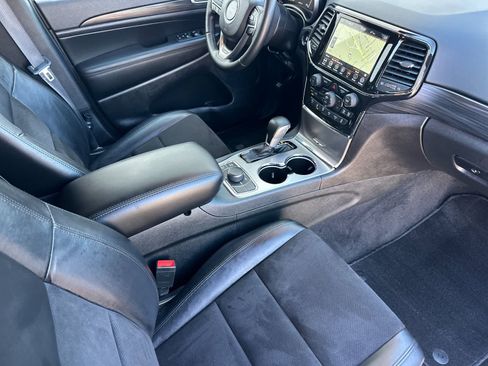 Used 2022 Jeep Grand Cherokee Laredo X AWD/4WD image 16