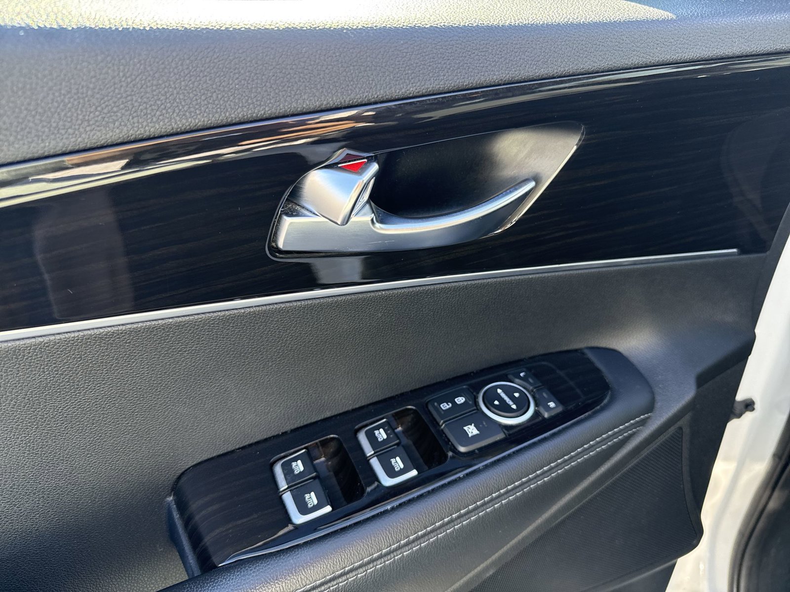 Used 2020 Kia Sorento S AWD/4WD image 14