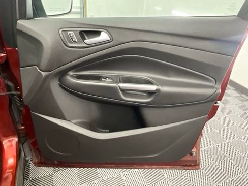 Used 2015 Ford Escape SE w/ Equipment Group 201A FWD image 8