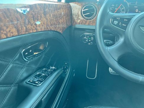 Used 2014 Bentley Mulsanne image 37