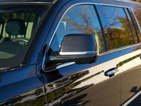 Used 2020 Cadillac Escalade ESV Luxury image 11