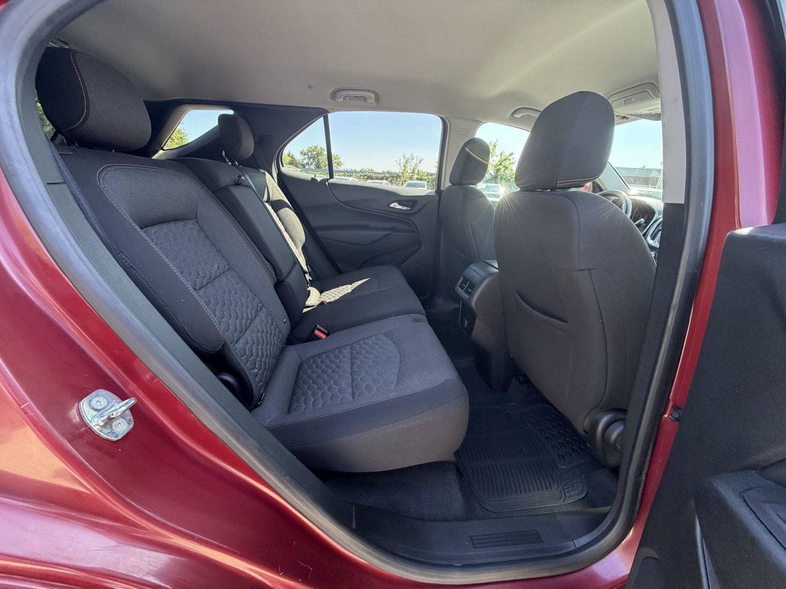 Used 2018 Chevrolet Equinox LT AWD/4WD image 24