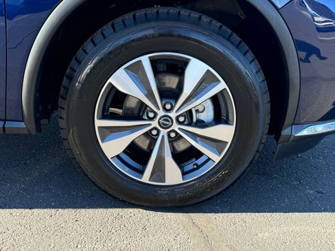 Used 2023 Nissan Murano SV image 11