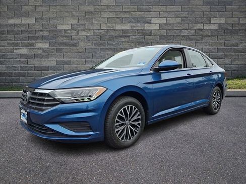 Used 2020 Volkswagen Jetta SE w/ SE Cold Weather Package FWD image 3