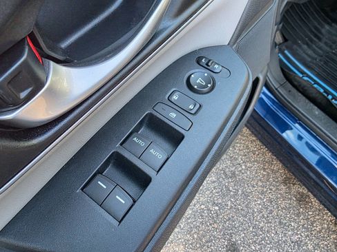 Used 2017 Honda CR-V Touring image 12