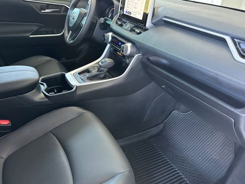 Used 2024 Toyota RAV4 XLE Premium image 17