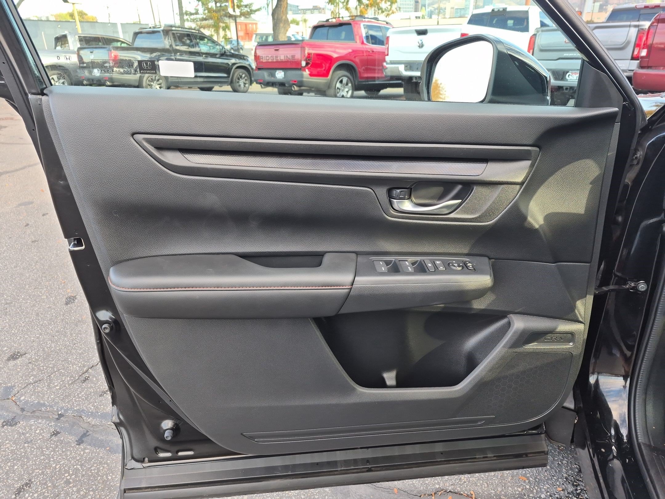 Used 2025 Honda CR-V Sport image 14