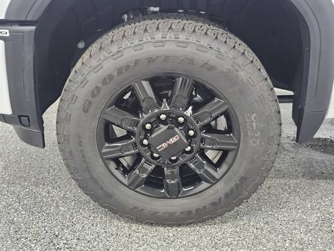 Used 2026 GMC Sierra 2500 AT4 AWD/4WD image 10