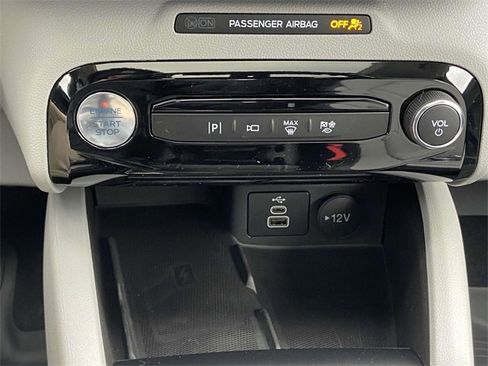 New 2025 Ford Escape SE w/ PHEV Premium Package image 16