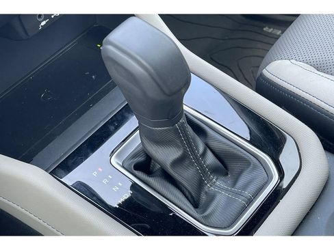 Used 2025 Subaru Forester Limited image 31