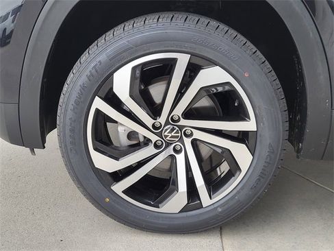 Used 2023 Volkswagen Atlas SEL image 9