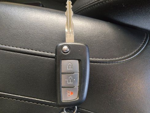 Used 2020 Nissan Rogue S FWD image 32