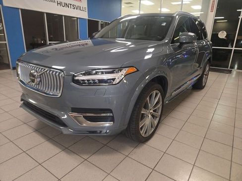 Used 2023 Volvo XC90 B6 Plus image 4