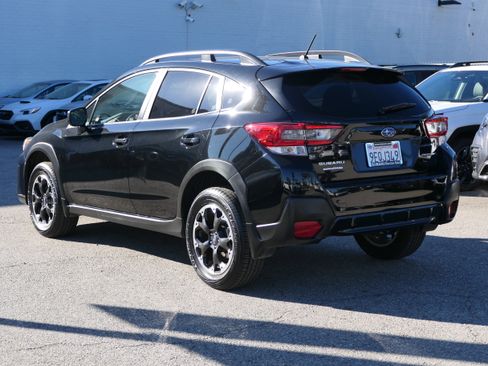 Certified 2023 Subaru Crosstrek 2.0i image 3