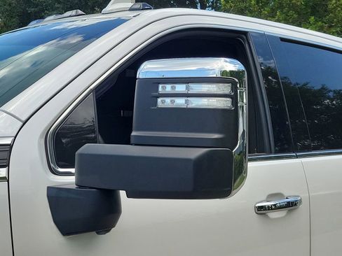 Certified 2023 GMC Sierra 2500 Denali w/ Denali Ultimate Package AWD/4WD image 12