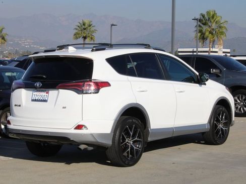 Used 2017 Toyota RAV4 SE image 21