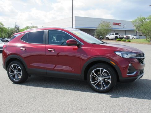 Used 2023 Buick Encore GX Select w/ Safety Package II FWD image 2