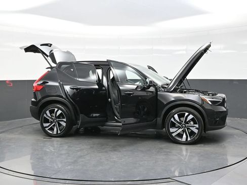 Used 2024 Volvo XC40 B5 Plus w/ Protection Package Premier AWD/4WD image 46