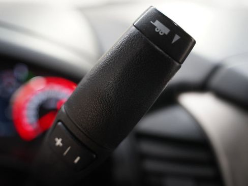 Used 2016 GMC Yukon Denali w/ Open Road Package image 18