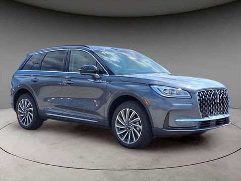 New 2025 Lincoln Corsair Reserve w/ Equipment Group 202A AWD/4WD image 10