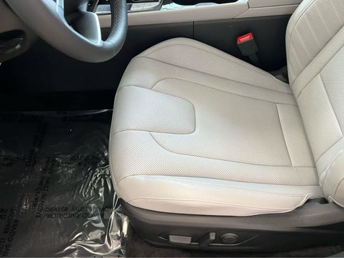 New 2026 Hyundai Elantra Limited FWD image 30