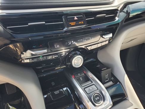 Used 2025 Acura MDX FWD w/ Technology Package image 29
