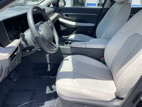 Used 2025 Hyundai Sonata SEL FWD image 10