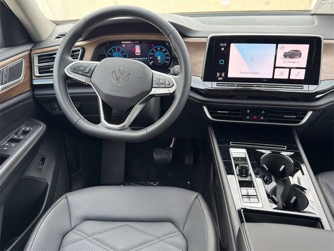 New 2026 Volkswagen Atlas SE image 25
