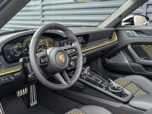 Used 2026 Porsche 911 Carrera GTS RWD image 4
