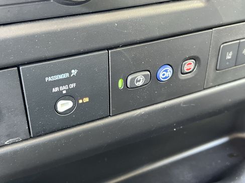 Used 2025 Chevrolet Express 3500 LT w/ LT Preferred Equipment Group RWD image 37