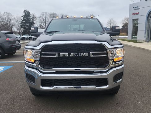 Used 2024 RAM 2500 Tradesman w/ Chrome Appearance Group AWD/4WD image 2