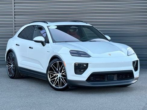 Used 2025 Porsche Macan 4 Electric AWD/4WD image 9