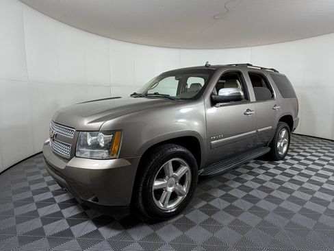 Used 2011 Chevrolet Tahoe LTZ RWD image 2
