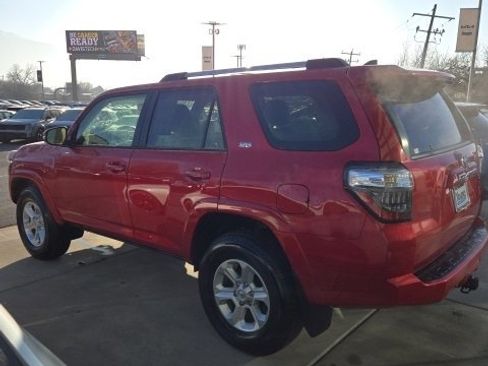 Used 2024 Toyota 4Runner SR5 Premium w/ SR5 Premium Package image 3