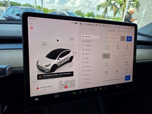 Used 2024 Tesla Model Y Long Range AWD/4WD image 42