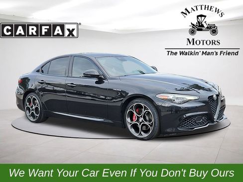 Used 2023 Alfa Romeo Giulia Veloce image 1