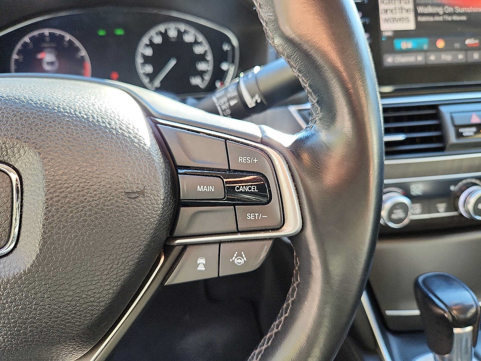 Used 2018 Honda Accord EX-L image 21