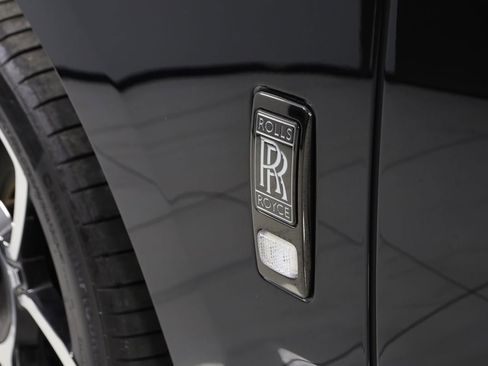 Used 2024 Rolls-Royce Cullinan Black Badge image 43