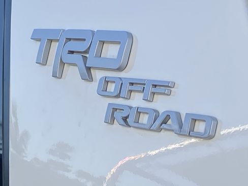 Certified 2024 Toyota 4Runner TRD Off-Road image 5