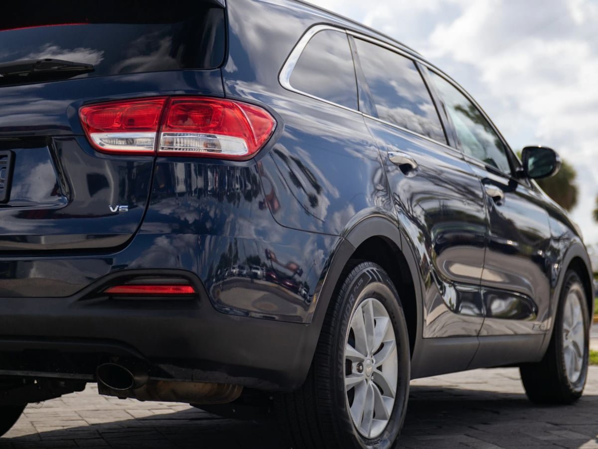 Used 2017 Kia Sorento AWD image 13
