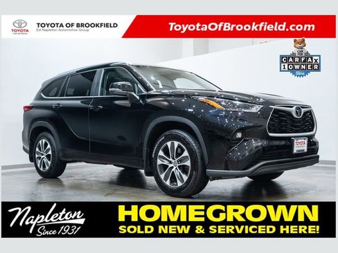 Used 2023 Toyota Highlander XLE AWD/4WD image 1