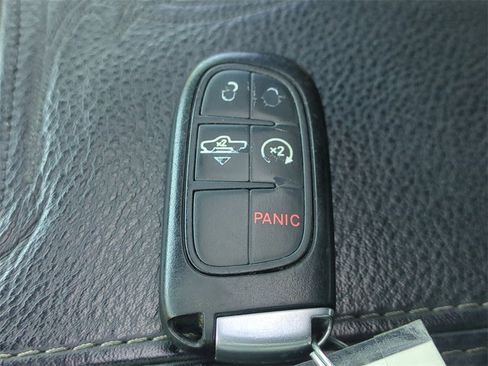 Used 2018 RAM 1500 Limited image 33