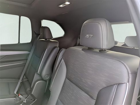 New 2025 Buick Enclave Sport Touring w/ Super Cruise Package image 32